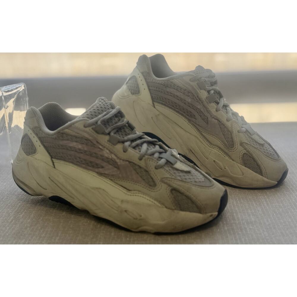 adidas Yeezy Boost 700 V2 Static Men’s Size 7 | 2018 | Authentic | Used
